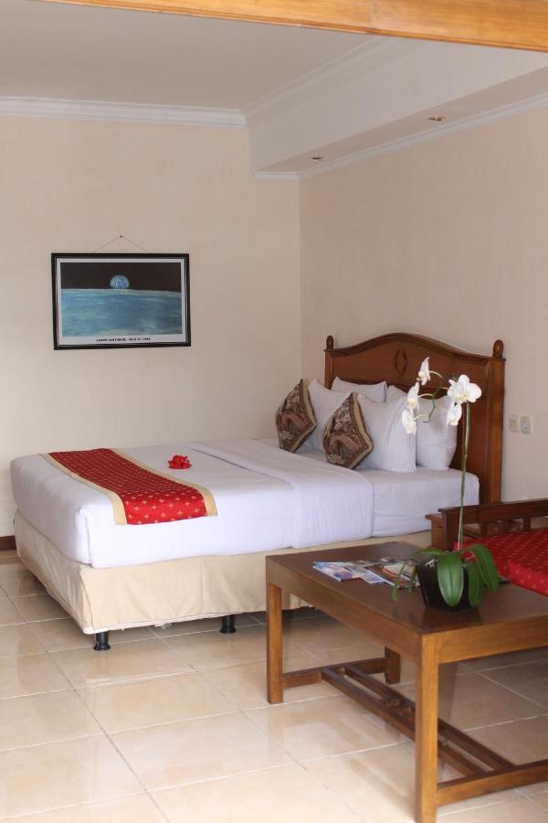 Lombok Beach Hotel Montongbuwoh Exterior foto